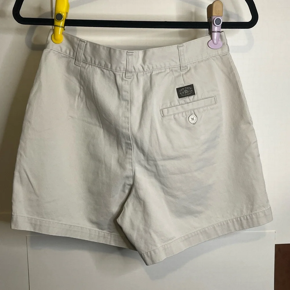 VTG Old Navy Clothing Co. Women's Waist 28 Pleated High-Waist Khaki Shorts
